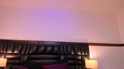 Milu Wallace  online show from February 27, 1:41 am