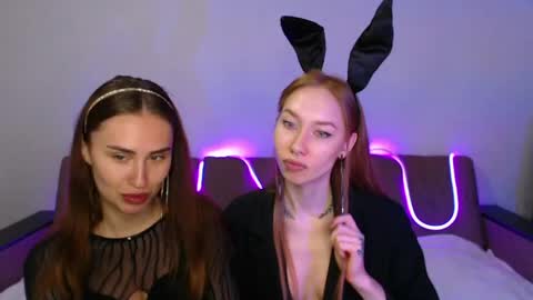 mimi_red online show from April 20, 7:17 pm