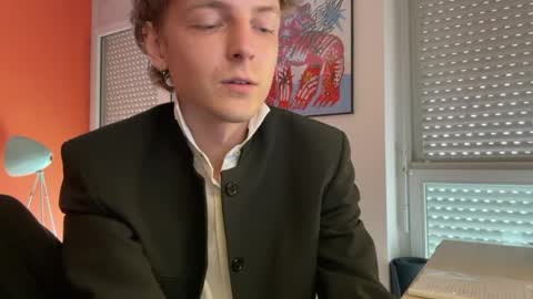 mimiro12 online show from May 30, 1:09 pm