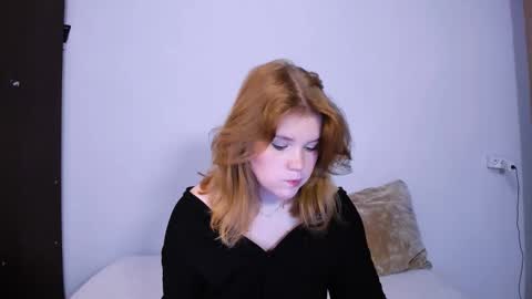 hi Im Mina  online show from September 19, 11:25 am