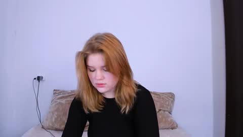 hi Im Mina  online show from October 26, 2:23 am