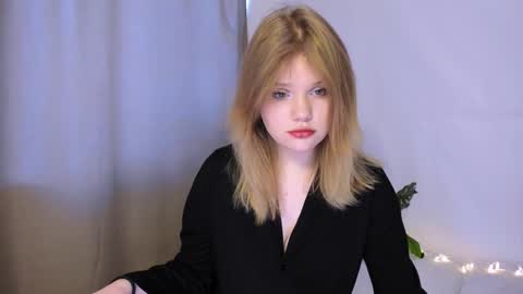 hi Im Mina  online show from March 9, 1:14 am