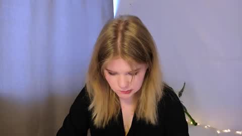 hi Im Mina  online show from March 10, 4:17 am