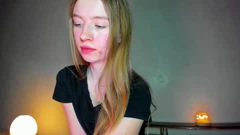 Amelia online show from April 8, 8:01 pm