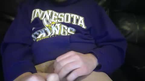 Snapshot of minnesotaguy2525 chatting on January 28, 2:32 am Minnesota Guy online show from January 28, 2:32 am