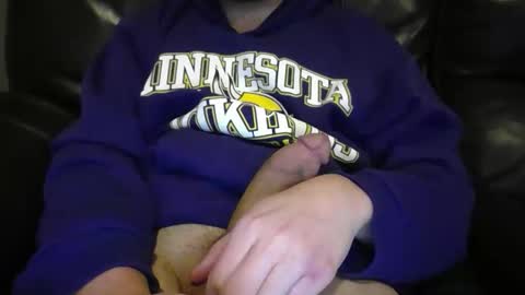 Snapshot of minnesotaguy2525 chatting on January 22, 12:48 am Minnesota Guy online show from January 22, 12:48 am