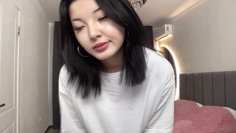 minnie_joy_ online show from March 28, 3:19 am