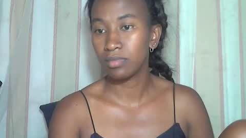 minouch211907 online show from January 8, 6:19 am