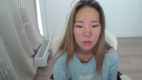 mira_g online show from October 8, 1:06 pm