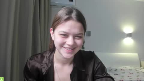 Mira online show from December 5, 9:45 pm