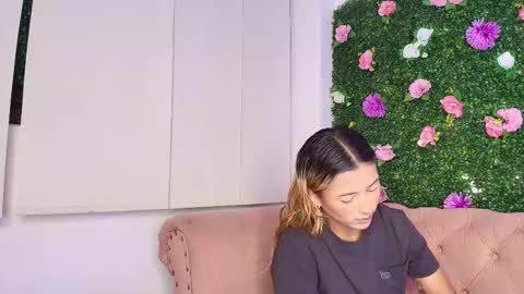 Snapshot of miranda_villa chatting on September 23, 12:43 pm Miranda online show from September 23, 12:43 pm