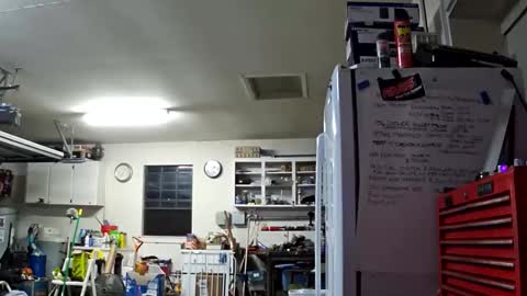 Snapshot of mischeifandpleasure chatting on October 31, 5:08 am MischiefAndPleasure online show from October 31, 5:08 am