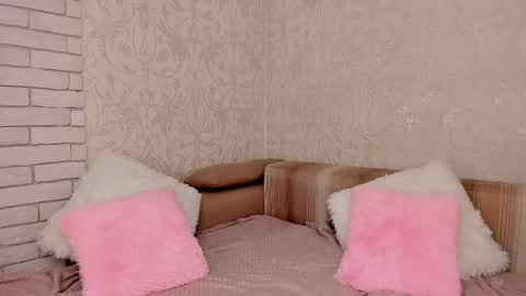 mishapallmer online show from April 21, 2:51 am