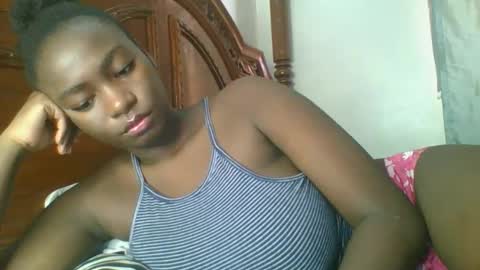 Snapshot of miss440_sunday chatting on December 3, 8:11 am miss440 online show from December 3, 8:11 am