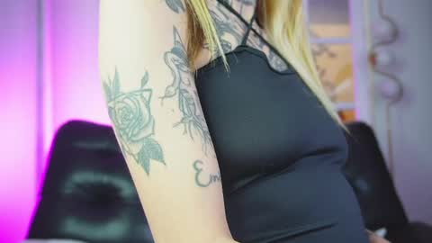 miss___angel online show from April 2, 1:51 pm