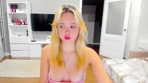 miss__selena online show from September 20, 10:02 pm