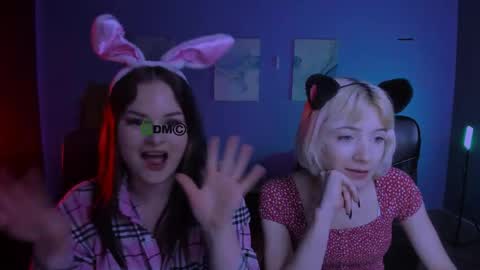 miss_courtney online show from March 28, 9:43 am