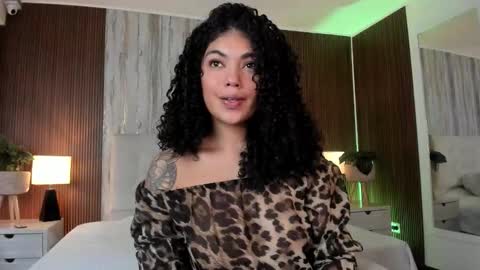 CANDELA CASTRO  online show from January 13, 11:40 am