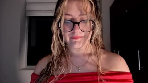 Ema online show from December 24, 11:33 pm