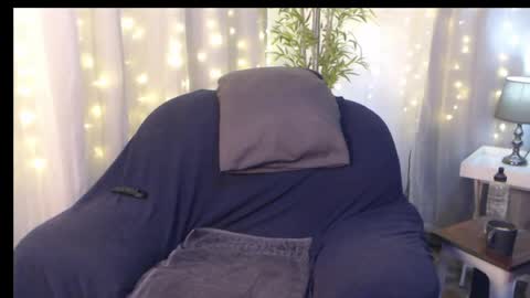 Miss EVA  Email misseva123xxx online show from April 6, 4:32 am