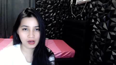 miss_innocent18 online show from January 5, 7:07 pm