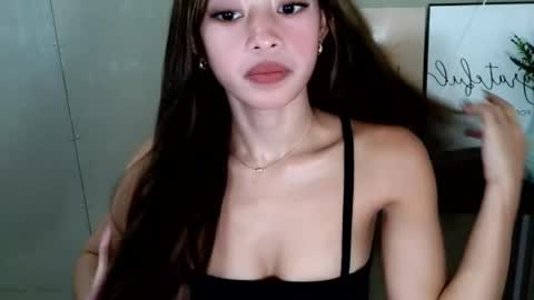 miss_j222 online show from May 6, 8:31 am