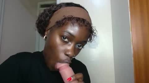 SensuElle  WHAT I DONT SHOW HERE... YOULL ONLY SEE IN PRIVATE  online show from June 5, 6:52 am