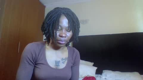 Miss Kiarrafit online show from November 2, 12:49 pm