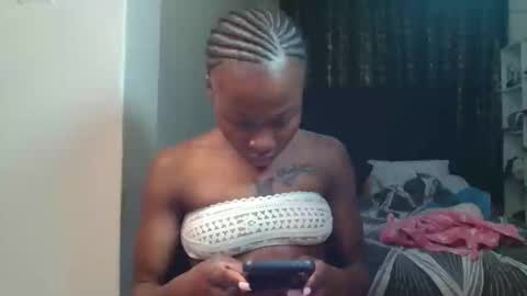 Miss Kiarrafit online show from February 2, 7:21 pm