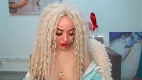 miss_kiten online show from February 14, 4:58 am