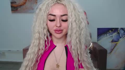 miss_kiten online show from March 4, 11:54 pm