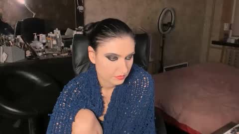 Leya online show from November 13, 1:36 pm