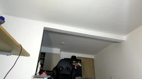 miss_poonamxxx online show from April 2, 5:15 am