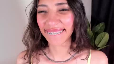 Miss Veronica online show from November 6, 1:19 am