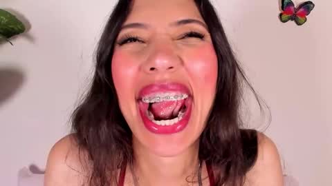 Miss Veronica online show from March 3, 1:51 pm