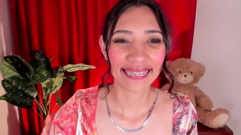 Snapshot of miss_veronica2 chatting on October 27, 1:22 pm Miss Veronica online show from October 27, 1:22 pm