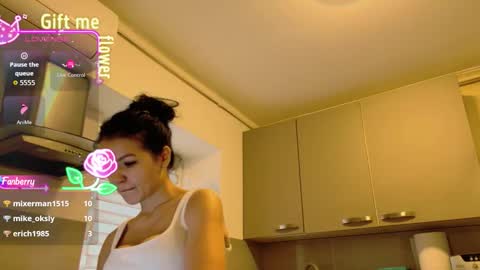 Snapshot of missbya chatting on October 23, 5:31 am missbya online show from October 23, 5:31 am