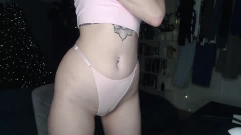 Snapshot of missfiti chatting on December 14, 2:21 pm missfiti online show from December 14, 2:21 pm