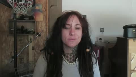 Snapshot of misshoneybadger333 chatting on October 19, 8:02 pm misshoneybadger333 online show from October 19, 8:02 pm