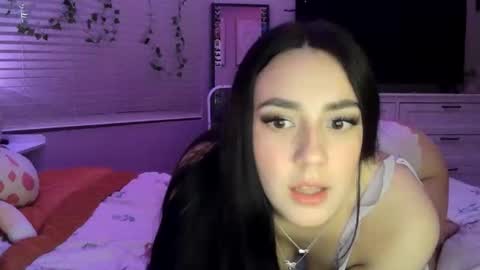 misshoneybeex online show from March 29, 7:32 am