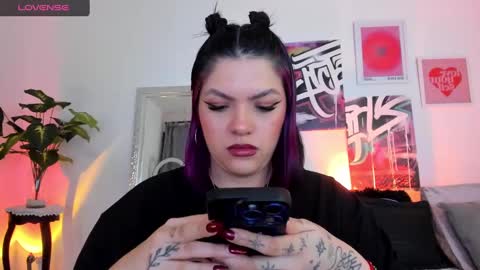 Annie online show from January 9, 2:43 am