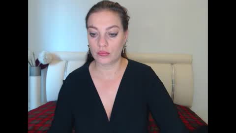 Khloe online show from December 1, 10:57 am