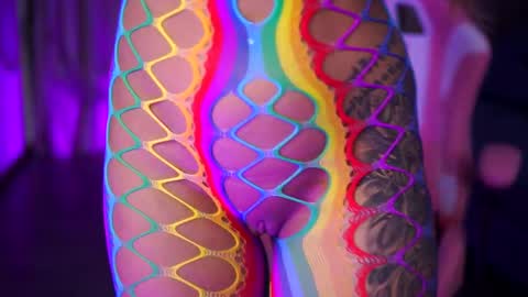 misskiarra online show from February 14, 5:19 am