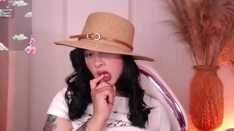 missmariana_ online show from November 5, 12:23 am