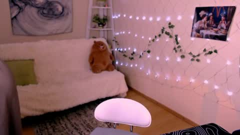 Li  online show from April 5, 2:25 pm