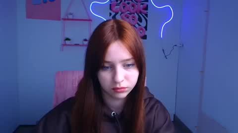 Mia online show from November 23, 12:36 pm