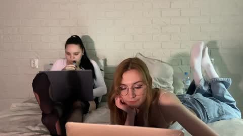 missmiroslava online show from April 8, 1:03 pm