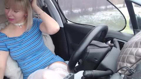 Snapshot of missofkiss chatting on December 2, 12:02 pm Olenka online show from December 2, 12:02 pm