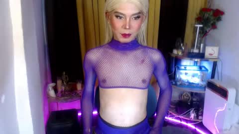 Stella online show from July 6, 5:04 pm