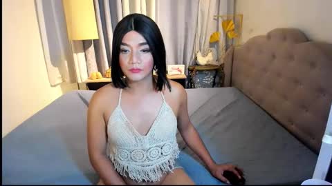 K Y R I E  online show from October 22, 9:34 am